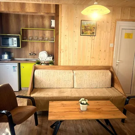 Elmona Holiday park *