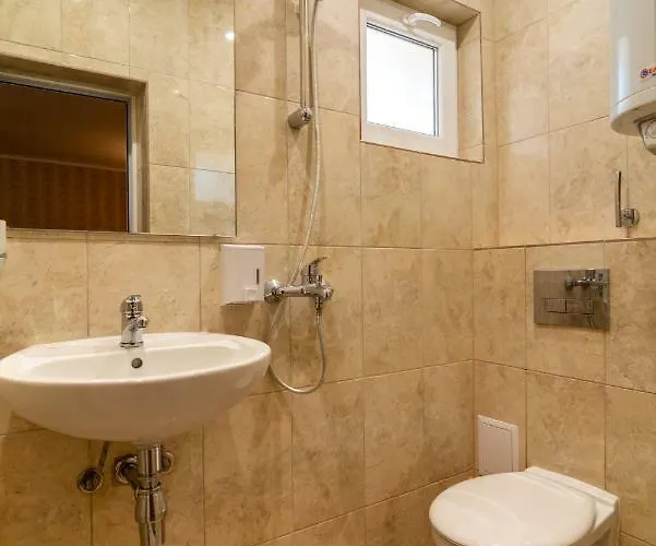 Elmona Holiday park *